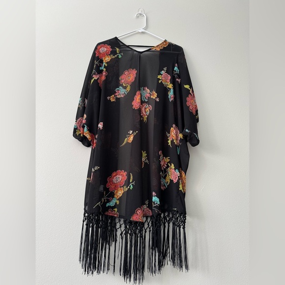 Xhilaration floral open fringe kimono Size M/L - Picture 2 of 7